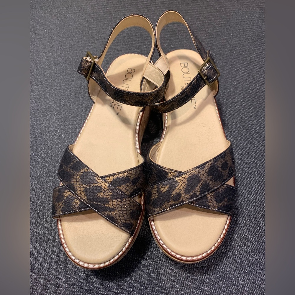 Corkys Boutique Fluffie Metallic‎ Leopard Platform Sandals Size 10